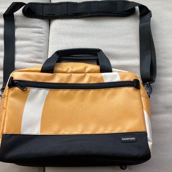 Rareform Handbags - Rareform Manhattan Messenger Bag!